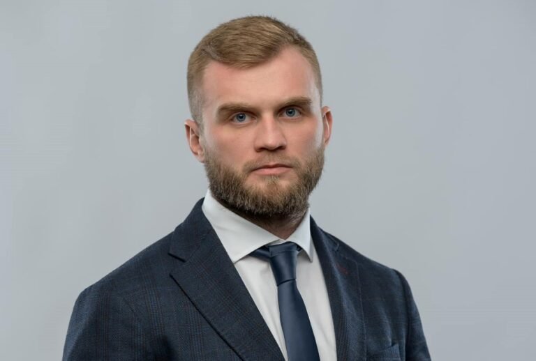 Артем Дмитрук — життя, політична кар’єра та цікаві факти про молодого українського депутата артем дмитрук